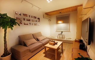 温馨宜家日式小客厅带榻榻米设计