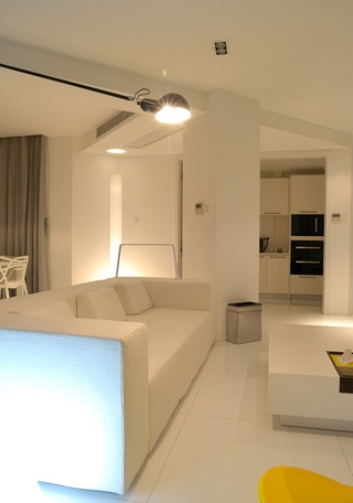 清新极简现代设计客厅白色沙发效果图