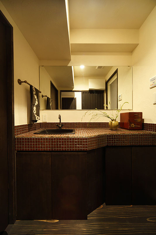 古朴日式风格卫生间洗手台装饰效果图