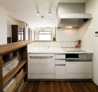素色宜家日式小厨房白色橱柜设计