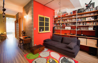 66平时尚现代小户型公寓室内红色背景墙装饰图