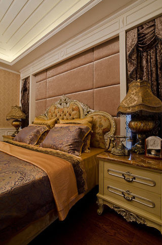 豪华风格欧式卧室软包背景墙设计