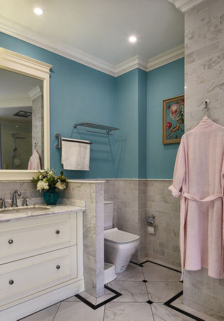 浪漫优雅湖蓝美式卫生间墙面设计