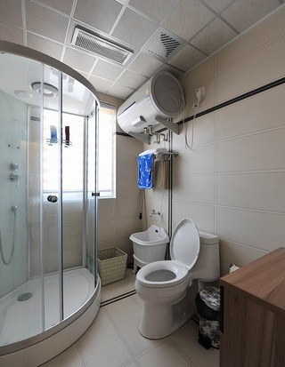 现代家居卫生间淋浴房设计