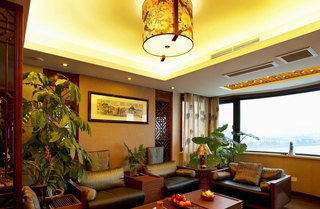 中国古典中式风格三居客厅窗户设计