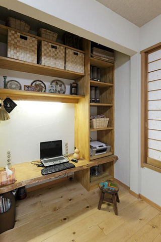 米黄色简约日式书房收纳柜设计