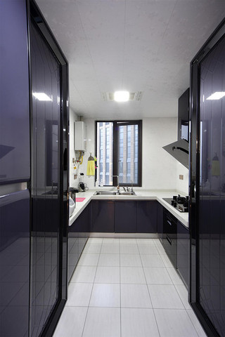 现代高端时尚U型整体厨房橱柜装饰效果图