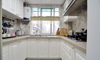 简约美式厨房装饰U型白色橱柜效果图