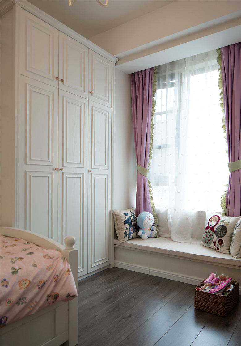 浪漫紫色美式卧室飘窗窗帘设计