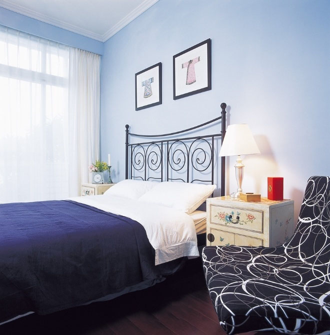 清新浅蓝北欧设计小卧室墙面欣赏