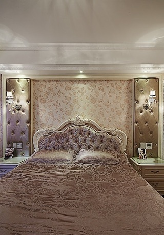 甜美精致欧式卧室床头背景墙设计