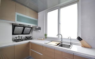 明亮简约现代厨房窗户效果图