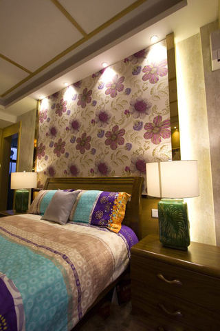 复古东南亚家居卧室花朵背景墙装饰