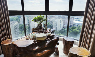 新中式家居阳台实木手工雕刻茶几桌凳装饰图