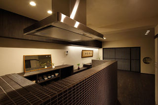 淡雅时尚日式风格厨房吧台设计装修图