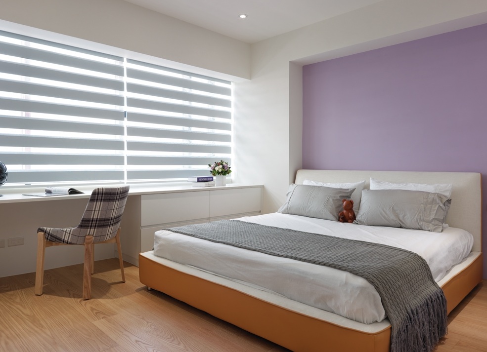 简约现代卧室紫色背景墙装饰效果图