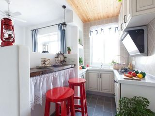 浪漫地中海风格小厨房吧台设计