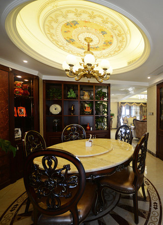 高雅大气古典欧式餐厅餐桌椅装饰效果图