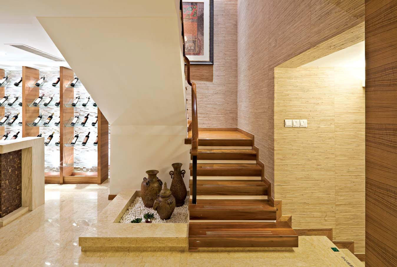 实木和谐东南亚风格复式楼梯设计装修欣赏图