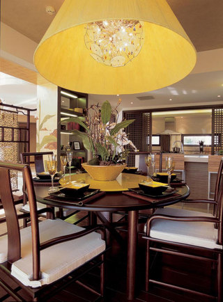 新中式风格别墅餐厅餐桌椅装饰图