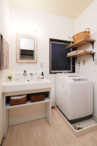 纯净简约日式洗衣房设计装修图
