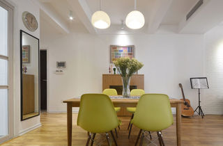 绿色原木北欧风格餐厅简易餐桌椅布置图