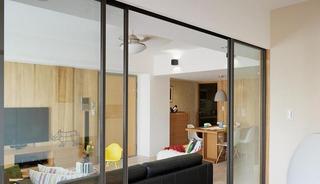 简约现代风格客厅玻璃推拉门隔断效果图