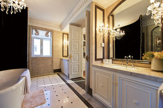 丰裕华丽欧式风格别墅卫生间设计装修图