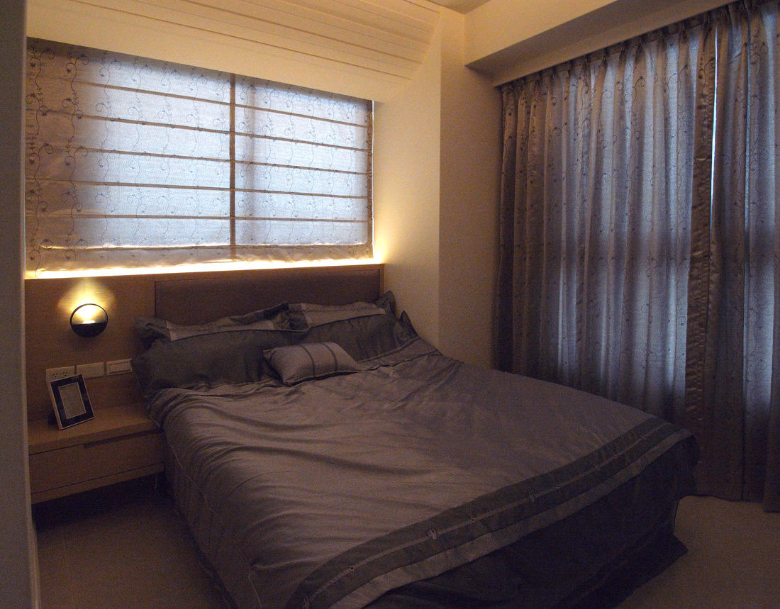 简约现代风卧室遮光窗帘效果图欣赏