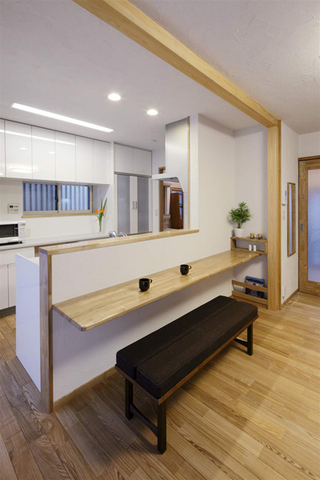 清新简洁日式家居吧台设计装修图