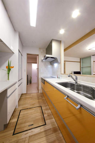 黄色简洁日式厨房装修设计美图