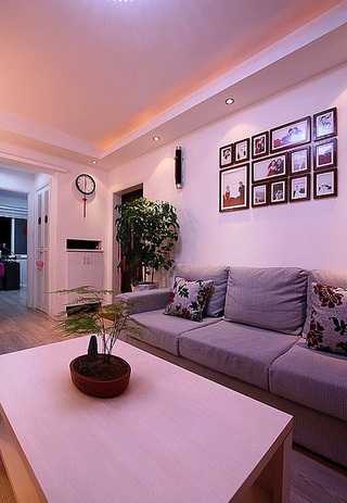 精美现代风格婚房客厅相片墙装饰效果图