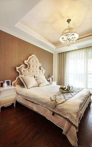 低奢现代欧式风格卧室装修案例图