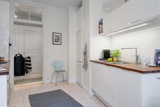 白色简约现代风格小户型厨房装饰图