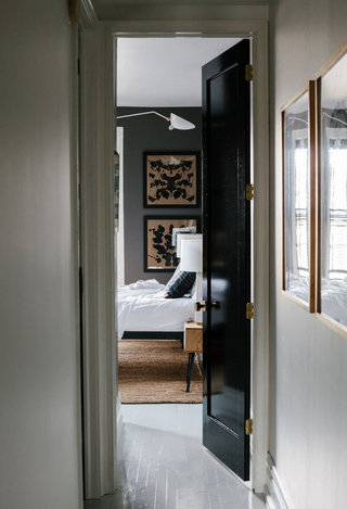 时尚素雅简约卧室黑色门装饰效果图
