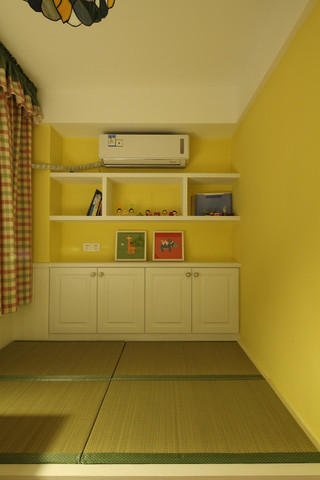 美式现代室内榻榻米黄色背景墙装饰图片