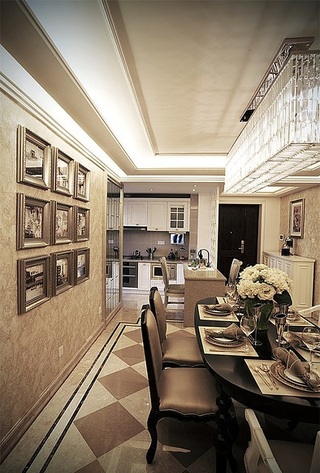 大气奢华欧式风格餐厅相片墙装饰图