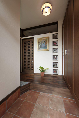 古朴日式装修风格家居室内过道设计装修图