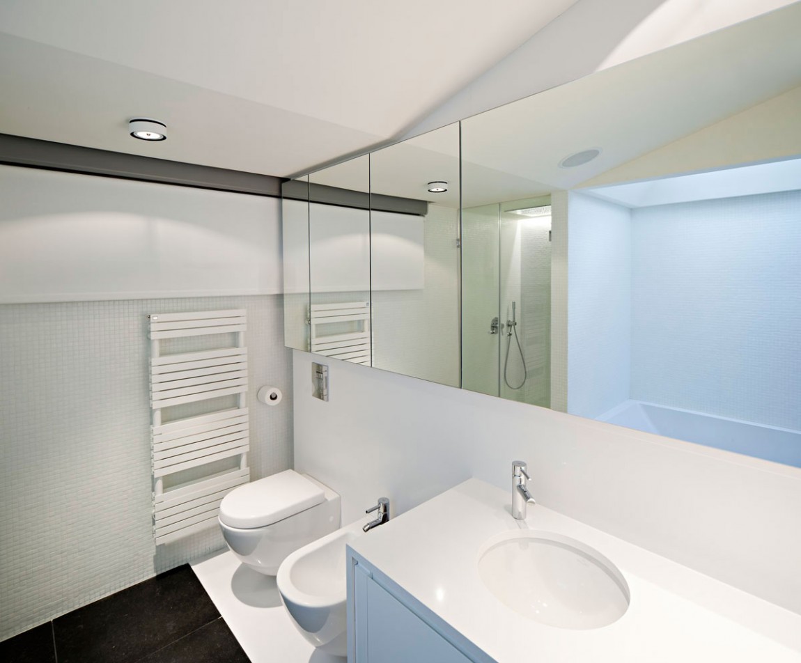 时尚简洁现代家装卫生间浴室镜设计装修图