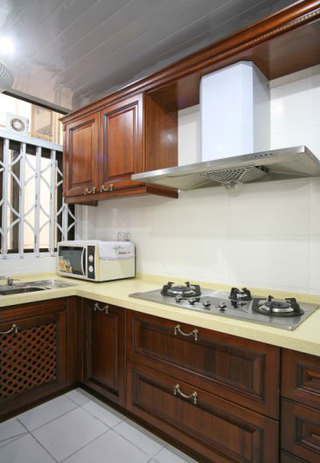 高端中式厨房实木橱柜装潢设计