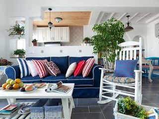 美式地中海风格客厅蓝色沙发设计装修图片
