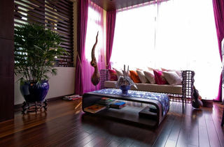 柔情玫红东南亚设计小客厅窗帘效果图