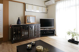 日式现代设计装修风格客厅局部装饰图
