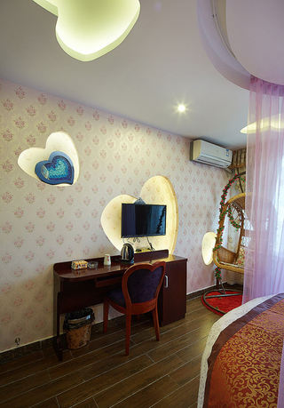 浪漫地中海风格卧室爱心电视墙设计效果图