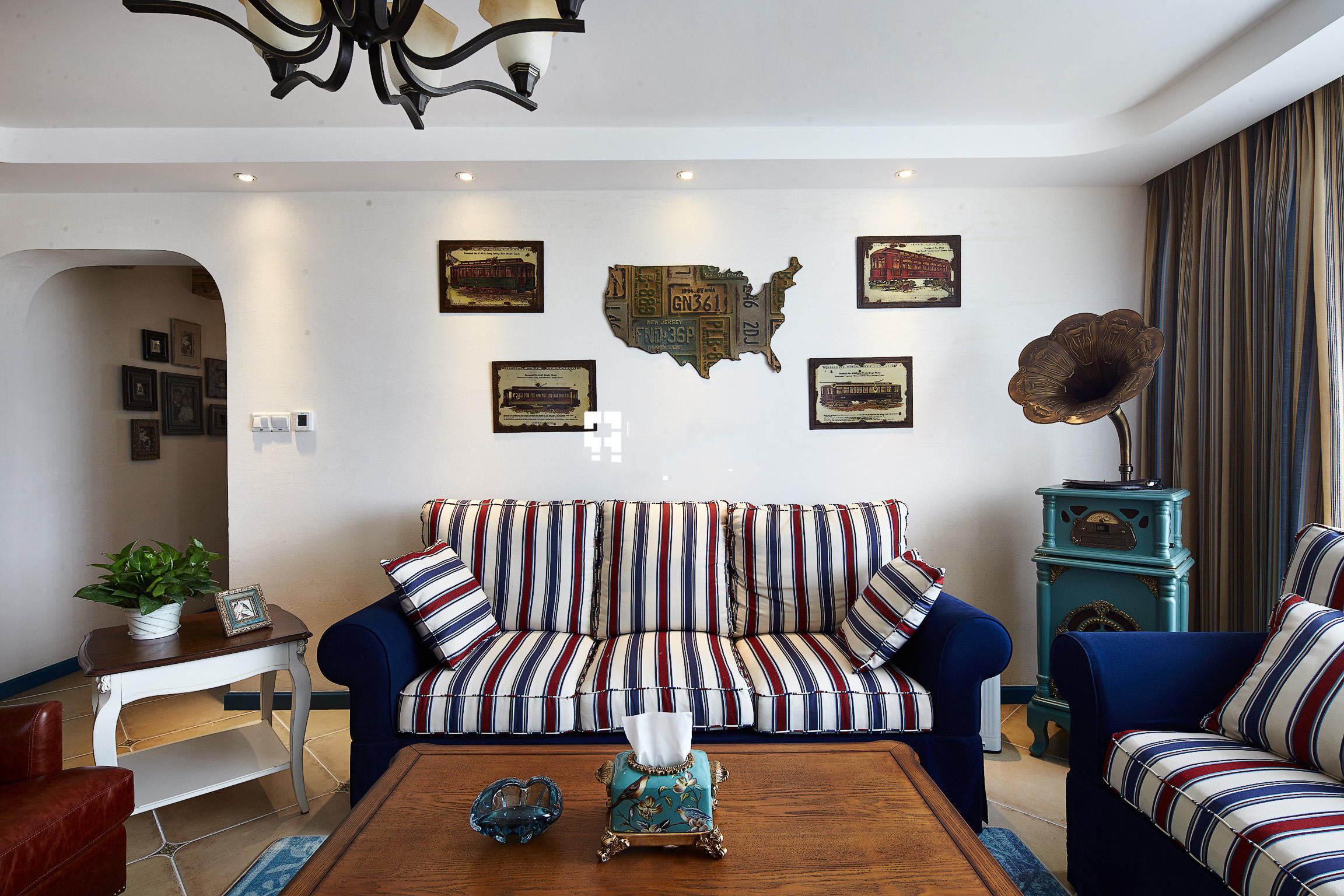 复古地中海设计客厅沙发背景墙欣赏