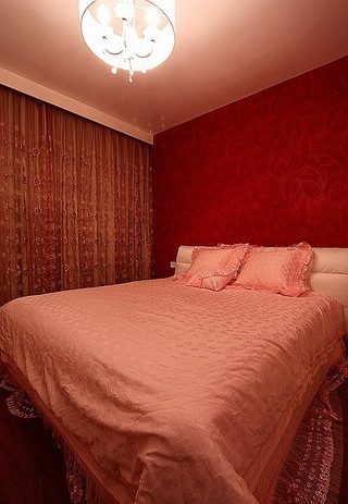 火红热情现代风格卧室背景墙设计