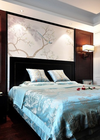 浪漫现代新古典卧室床头背景墙装饰