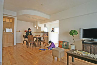 清新古朴日式二居家装隔断装修案例图