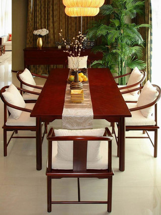 儒雅新中式风格餐厅红木餐桌椅装饰图