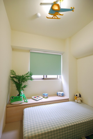 绿色宜家清新素雅装修卧室飘窗设计